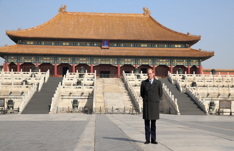Illustration for article titled Here Are Some Photos of Prince William Doofusing All Over China